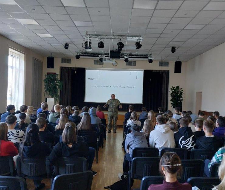 Vilniaus lietuvių namuose lankėsi Vilniaus regioninės karo komendantūros I Karo prievolės ir komplektavimo skyriaus atstovai