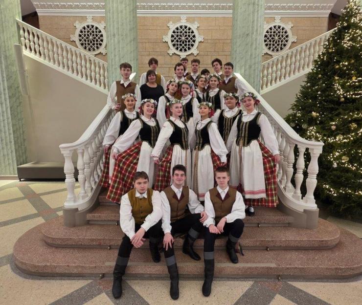 Liaudiškų šokių kolektyvas ,,Volungė“ pasirodė šokių konkurse – festivalyje „ Merry Christmas, Baltic Amber Riga 2025“.