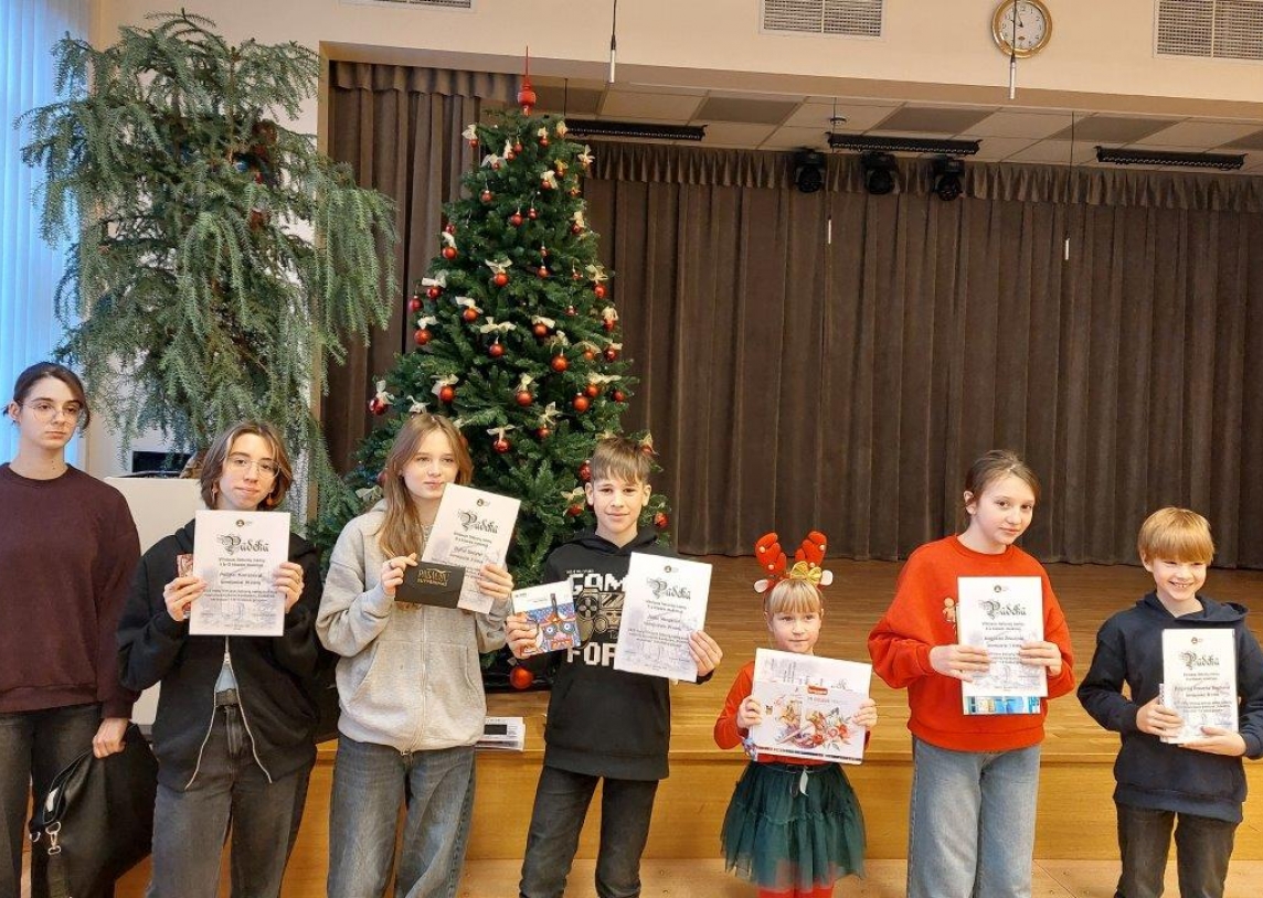 Vilniaus lietuvių namų mokinių meninės kūrybos konkursas „Kalėdinis atvirukas“