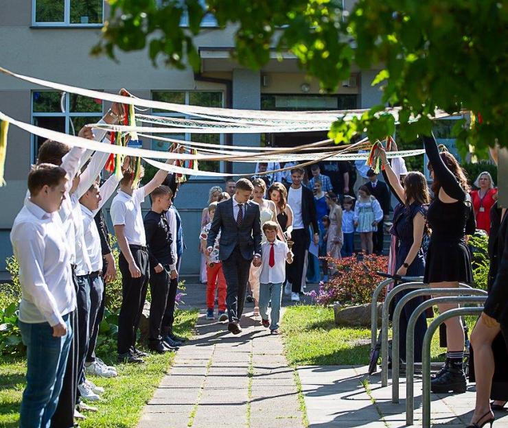 2024 m. gegužės 31 d. Vilniaus lietuvių namų abiturientams nuskambėjo  paskutinis skambutis