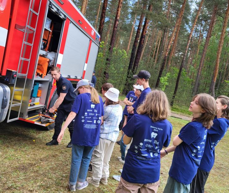 IKc klasės mokiniai dalyvavo renginyje ,,Būkime kartu" Nemenčinės seniūnijoje, Tuščiaulių kaime