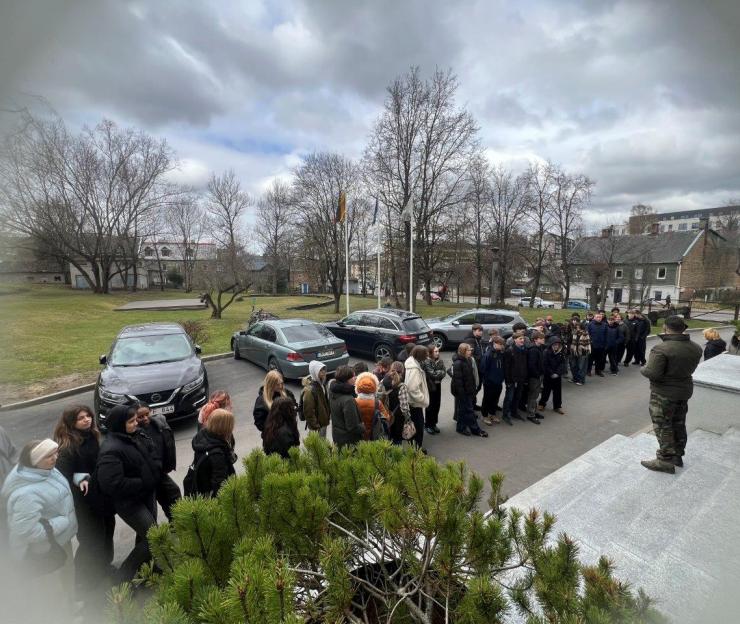 7-8 klasių mokiniai mokėsi pilietiškumo ir gynybos įgūdžių